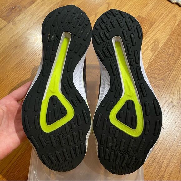 NIKE Women’s EXP-X 14 Sneaker - Picture 8 of 10